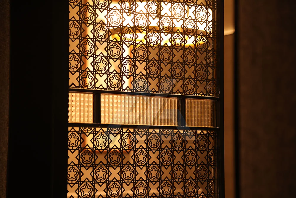 Metal Screens & Partitions