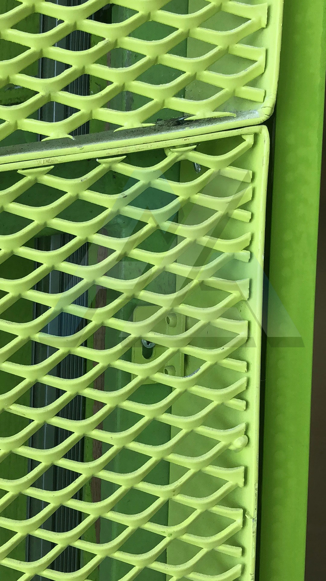 Expanded-mesh facade — customer photograph 8