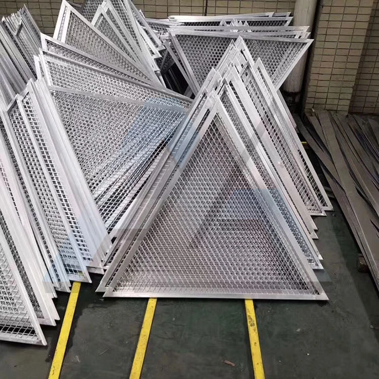 Expanded-mesh facade — customer photograph 9